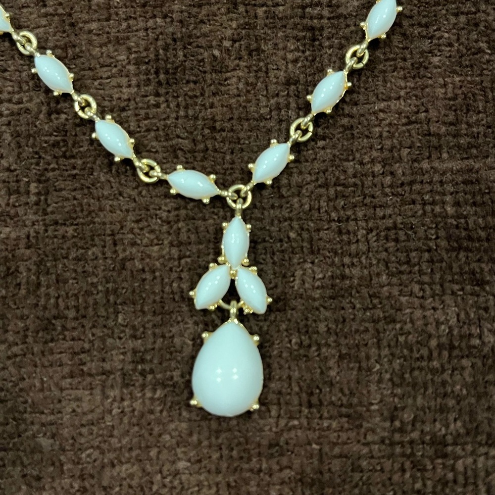 Elegant Gold and White Necklace